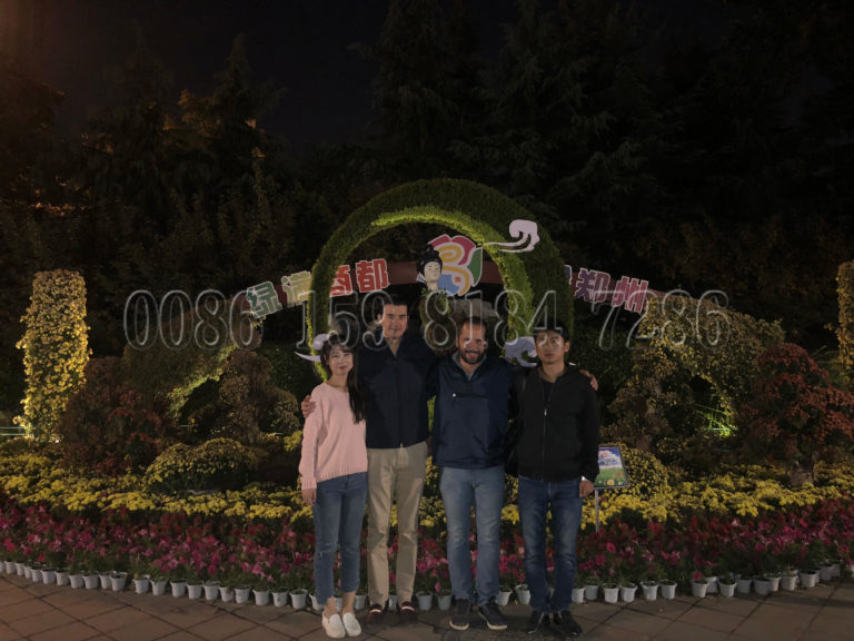 Mexican Clients Examine The Cargo